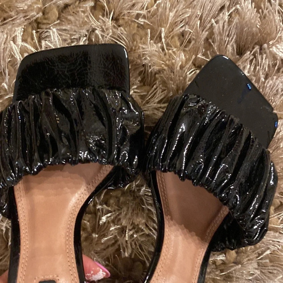 BCBGMaxAzria heels size 7 - Picture 4 of 6